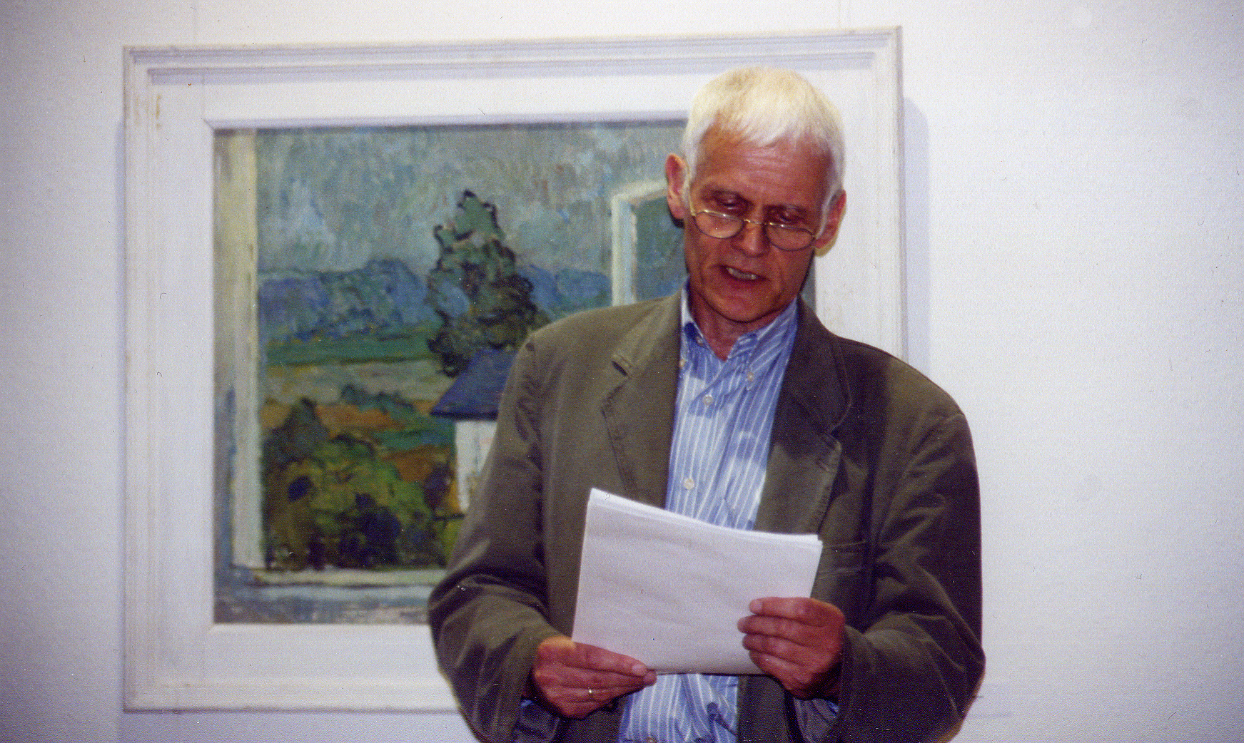 Manfred Gabriel während der Eröffnungsrede der Ausstellung