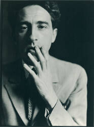 Germaine Krull, Jean Cocteau, 1929, Fotografie, 23,9 x 18 cm, Sammlung Helmut Klewan, Foto Kunstverein Talstrasse e.V., © Nachlass G. Krull